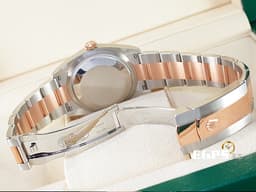 ROLEX 勞力士 蠔式 Datejust 126231 永恒玫瑰金 半金款 <font color="#05f0f0">銀灰色放射紋面盤 原廠鑲鑽羅馬數字VI及IX</font> <font color="#ff0000"> 2023年保卡</font> 自動上鍊 36mm