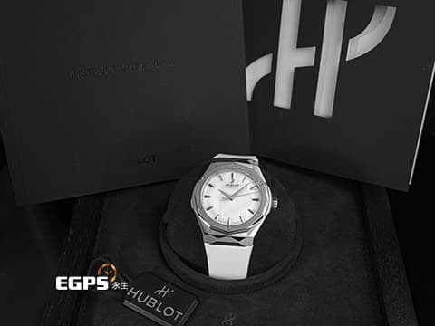 HUBLOT 宇舶 Classic Fusion 經典融合 ORLINSKI 聯名款 550.NS.2200.RW.ORL20 鈦金屬+不鏽鋼 3D立體切面錶殼、白色面盤 呈現鑽石般折射光澤 大三針 2025年保單 自動上鍊 40mm