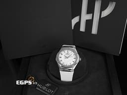 HUBLOT 宇舶 Classic Fusion 經典融合 ORLINSKI 聯名款 550.NS.2200.RW.ORL20 鈦金屬+不鏽鋼 <font color="#bababa">3D立體切面錶殼、白色面盤 呈現鑽石般折射光澤</font> 大三針 <font color="#ff0000">2025年保單</font> 自動上鍊 40mm