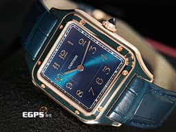 CARTIER 卡地亞 Santos-Dumont 山度士 杜蒙特 WGSA0098 經典 大型款<font color="#ffb43f"> </font><font color="#006d8f">真漆孔雀藍面盤、錶背鐫刻親筆簽名</font><font color="#49bcd7"> </font>玫瑰金材質 <font color="#FF0000">2025年保卡 </font>手上鍊 43.5x31.4mm