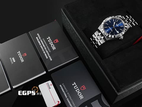 TUDOR 帝舵 Royal Day Date 皇家系列 2836C1A0-0102 不鏽鋼材質 藍色面盤 立體羅馬數字時標 割坑紋與磨光飾面間隔錶圈 2026年保卡 「T-fit」摺扣 自動上鍊 36mm