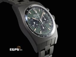 ZENITH 真力時 CHRONOMASTER 97.T384.400 Revival Safari復刻版 <font color="#058703">啞光微噴砂鈦金屬材質 「Ladder」錶鏈 深綠色熊貓錶盤</font> <font color="#f9eac3">米色螢光指針及時標</font> <font color="#ff0000">2025年保卡 專賣店限定款 僅收藏未使用品</font> 自動上鍊 37mm