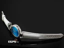 BOVET 播威 Miss Audrey AS36061SD12 不鏽鋼材質 <font color="#05f0f0">原廠鑲嵌103顆鑽石錶圈、錶耳 藍色電光藍機刻紋面盤 </font> <font color="#ff0000">附原廠項鍊 可作為腕錶佩戴、或作為項鍊佩戴 2025年保單 新錶訂價:1,050,000元</font> 自動上鍊 36.2mm