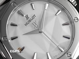 HUBLOT 宇舶 Classic Fusion 經典融合 ORLINSKI 聯名款 550.NS.2200.RW.ORL20 鈦金屬+不鏽鋼 <font color="#bababa">3D立體切面錶殼、白色面盤 呈現鑽石般折射光澤</font> 大三針 <font color="#ff0000">2025年保單</font> 自動上鍊 40mm