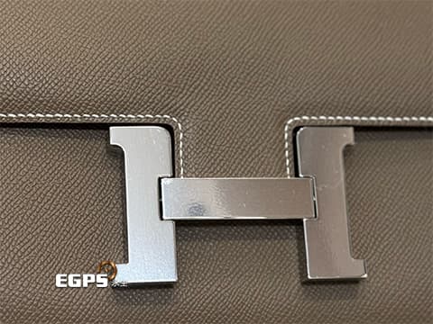 HERMES 愛馬仕 Constance 24 金剛色 18 Etoupe 大象灰 牛皮翻蓋斜背包 康康包 大象灰 Epsom皮 銀扣 K刻 細節特別精緻,銀釦吸睛,令人眼前一亮