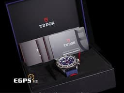 TUDOR 帝舵 Pelagos FXD Chrono "Alinghi Red Bull Racing" 領潛型 25807KN-0001 計時碼表 <font color="#05f0f0">黑色碳複合材質錶殼+鈦金屬 阿靈基紅牛帆船隊特別版</font><font color="#FF0000"> 2025年保卡</font> 自動上鍊 43mm