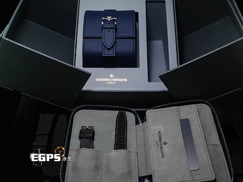 Vacheron Constantin 江詩丹頓 VC OverSea 縱橫四海系列 5520V/210A-B686 易拆卸替換錶帶裝置,完全無需工具即可替換喜愛的皮帶、橡膠帶或是鋼鍊帶 日內瓦印記 白熊貓面三眼計時面盤 2025年保卡 已貼膜 自動上鏈 42mm