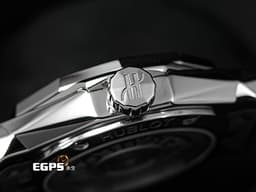 HUBLOT 宇舶 Classic Fusion 經典融合 ORLINSKI 聯名款 550.NS.1800.RX.1604.ORL19 <font color="#05f0f0">原廠鑲鑽 黑色切面立體錶盤</font> 鈦金屬+不鏽鋼材質 <font color="#ff0000">2025年保單</font> 自動上鍊<font color="#fa00fa"> </font><font color="#0ced27">多面切割錶盤和錶殼 雕塑出藝術家Richard Orlinski最具代表性的美學符號</font> 40mm