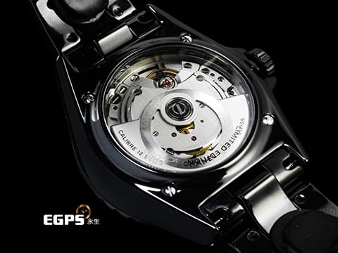 CHANEL 香奈兒 MADEMOISELLE J12 BLUSH CALIBER H10313 香奈兒女士面盤 黑色漆面搭配粉紅彩妝品圖騰轉盤(每五分鐘轉一圈,巧妙的展示妝品圖案) 錶冠鑲嵌約0.16克拉鑽石 2025年保卡 限量款 自動上鏈 33mm