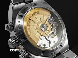 Vacheron Constantin 江詩丹頓 VC OverSea 縱橫四海系列 5520V/210A-B686 <font color="#FF00FF"> 易拆卸替換錶帶裝置,完全無需工具即可替換喜愛的皮帶、橡膠帶或是鋼鍊帶 日內瓦印記 </font><font color="#bffcfd">白熊貓面三眼計時面盤</font> <font color="#FF0000"> 2025年保卡 已貼膜 </font> 自動上鏈 42mm