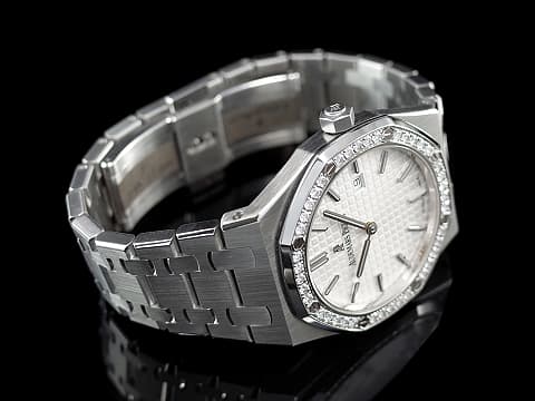 Audemars Piguet AP 愛彼 Royal Oak 67651ST.ZZ.1261ST.01 原鑲鑽錶 精鋼材質 白色格紋面 石英女妝腕錶 33mm