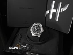 HUBLOT 宇舶 Classic Fusion 經典融合 ORLINSKI 聯名款 550.NS.1800.RX.1804.ORL19 <font color="#595959">原廠鑲鑽 黑色切面立體錶盤</font><font color="#ff0000"> </font>鈦金屬+不鏽鋼材質<font color="#ff0000"> 2025年保單 </font>自動上鍊 40mm