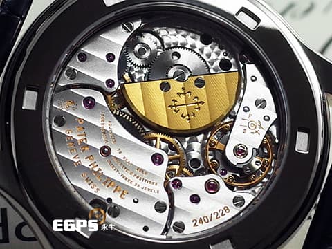 Patek Philippe PP 百達翡麗 5130G-019 18K白金材質 銀白色放射狀雕紋面 世界時間 日夜顯示 絕版日內瓦印記 自動上鍊 39.5mm