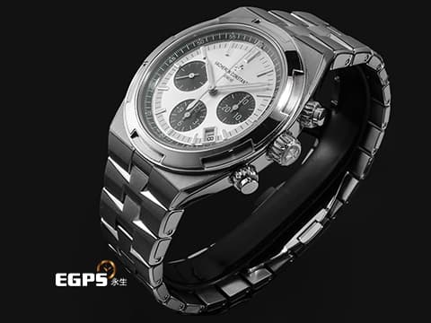 Vacheron Constantin 江詩丹頓 VC OverSea 縱橫四海系列 5520V/210A-B686 易拆卸替換錶帶裝置,完全無需工具即可替換喜愛的皮帶、橡膠帶或是鋼鍊帶 日內瓦印記 白熊貓面三眼計時面盤 2025年保卡 已貼膜 自動上鏈 42mm