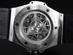 HUBLOT 宇舶 Big Bang Unico Sang Bleu 大爆炸 5級鈦金屬材質 415.NX.2027.VR.MXM18 <font color="#FF0000">刺青藝術家 Maxime Büchi聯名款 幾何圖形指針 全球限量200只</font> 自動上鍊 45mm