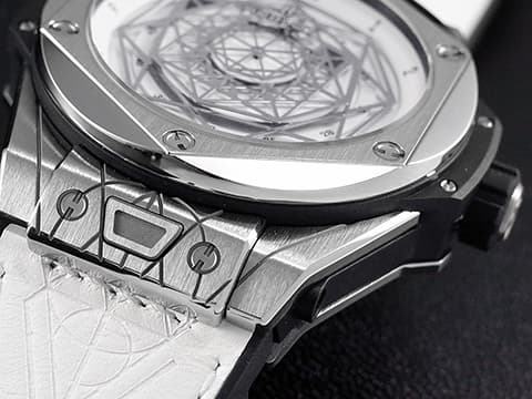 HUBLOT 宇舶 Big Bang Unico Sang Bleu 大爆炸 5級鈦金屬材質 415.NX.2027.VR.MXM18 刺青藝術家 Maxime Büchi聯名款 幾何圖形指針 全球限量200只 自動上鍊 45mm
