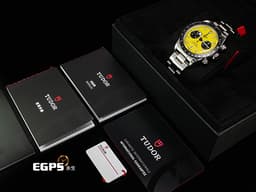 TUDOR 帝舵 Heritage Black Bay Chrono 碧灣 79310N-0001 <font color="#fafa01">最熱門、最具話題性 黃色熊貓面盤 【大黃蜂】</font> 計時碼錶 不鏽鋼材質 <font color="#ff0000">2026年保卡 搭配最新快速調節「T-fit」折疊扣</font> 自動上鍊 39mm