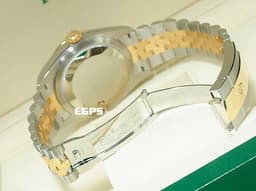 ROLEX 勞力士 Sky-Dweller 326933 蠔式 天行者 <font color="#6e6e6e">黑色面盤</font> 沙羅系統 年曆錶 兩地時區 <font color="#f9df80">18K黃金 半金款</font> 經典三角坑紋外圈 <font color="#FF0000">2021年保單 紀念型(Jubilee)五銖錶帶 </font>自動上鍊 42mm