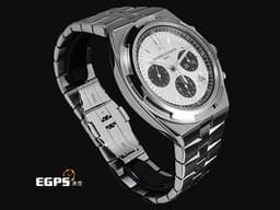 Vacheron Constantin 江詩丹頓 VC OverSea 縱橫四海系列 5520V/210A-B686 <font color="#FF00FF"> 易拆卸替換錶帶裝置,完全無需工具即可替換喜愛的皮帶、橡膠帶或是鋼鍊帶 日內瓦印記 </font><font color="#bffcfd">白熊貓面三眼計時面盤</font> <font color="#FF0000"> 2025年保卡 已貼膜 </font> 自動上鏈 42mm