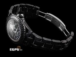 CHANEL 香奈兒 MADEMOISELLE J12 BLUSH CALIBER H10313 <font color="#05f0f0">香奈兒女士面盤 黑色漆面搭配粉紅彩妝品圖騰轉盤(每五分鐘轉一圈,巧妙的展示妝品圖案)</font> <font color="#05f0f0">錶冠鑲嵌約0.16克拉鑽石</font> <font color="#ff0000">2025年保卡 限量款</font> 自動上鏈 33mm