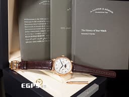 A.LANGE & SOHNE 朗格 1815 Annual Calendar 年曆腕錶 238.032 18K玫瑰金材質 <font color="#0582f5">銀白色面盤 藍鋼指針</font> <font color="#0582f5">星空般閃爍的月相顯示</font> <font color="#ff0000">2019年保單</font> 手上鍊 40mm
