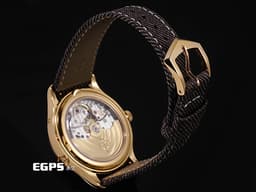 Patek Philippe 百達翡麗 PP錶 Complications 複雜功能時計 4946R-001 18K玫瑰金材質 <font color="#f5da9e">栗色橫直緞面面盤</font> <font color="#05f0f0">年曆錶、月相顯示</font> <font color="#FF0000">2025年保單 新錶訂價:1,796,000元</font> 自動上鍊 38mm