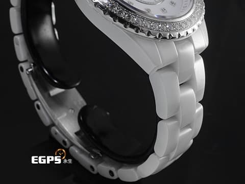 CHANEL 香奈兒 J12 H10473 白色高科技陶瓷材質 原廠鑲嵌12顆鑽石時標(0.06克拉) 46顆鑽石錶圈(1.21克拉) 2025年保卡 專利不鏽鋼蝴蝶扣 自動上鍊 33mm