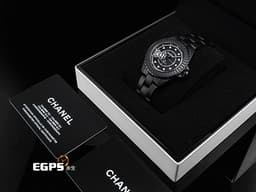 CHANEL 香奈兒 J12 Caliber 12.1系列 COCO GAME Caliber H11063 <font color="#0582f5">霧面黑色高抗磨陶瓷 霧面黑色錶盤 原廠鑲嵌鑽石時標</font> <font color="#05f0f0">香奈兒女士造型秒針</font> 專利不鏽鋼蝴蝶扣 <font color="#FF0000">透明錶背 2026年保卡</font> 自動上鍊 38mm