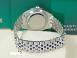 ROLEX 勞力士 Lady-Datejust 28 蠔式日誌型 279160 <font color="#7c4f36">深灰色面盤 搭配羅馬數字時標</font> 經典 DJ28 不鏽鋼 <font color="#FF0000">2025年保卡 紀念型(Jubilee)五銖錶帶</font> 自動上鍊 28mm