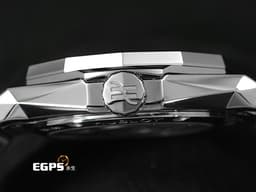 HUBLOT 宇舶 Classic Fusion 經典融合 ORLINSKI 聯名款 550.NS.2200.NS.ORL22 鈦金屬 <font color="#bababa">3D立體切面錶殼呈現鑽石般折射光澤</font> <font color="#ff0000">2025年保單</font> 自動上鍊 40mm