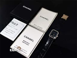 CHANEL 香奈兒 PREMIÈRE 首映系列 H0094 18K黃金材質 <font color="#05f0f0">鑲嵌凸圓形縞瑪瑙錶冠、</font><font color="#ff0000">原廠鑲嵌鑽石錶圈 </font>石英機芯 25×19mm