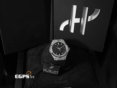 HUBLOT 宇舶 Classic Fusion 經典融合 ORLINSKI 聯名款 550.NS.1800.RX.1604.ORL19 原廠鑲鑽 黑色切面立體錶盤 鈦金屬+不鏽鋼材質 2025年保單 自動上鍊 多面切割錶盤和錶殼 雕塑出藝術家Richard Orlinski最具代表性的美學符號 40mm