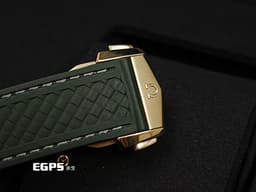 OMEGA 歐米茄 Seamaster 海馬 Aqua Terra 150 系列 22052412110001 <font color="#487d08">綠色橫甲板紋面盤</font> 大三針 <font color="#f7df45">Moonshine金材質</font> 同軸擒縱 <font color="#FF0000">2025年保卡</font> 自動上鍊 41mm