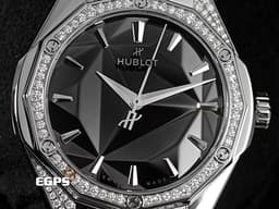 HUBLOT 宇舶 Classic Fusion 經典融合 ORLINSKI 聯名款 550.NS.1800.RX.1804.ORL19 <font color="#595959">原廠鑲鑽 黑色切面立體錶盤</font><font color="#ff0000"> </font>鈦金屬+不鏽鋼材質<font color="#ff0000"> 2025年保單 </font>自動上鍊 40mm