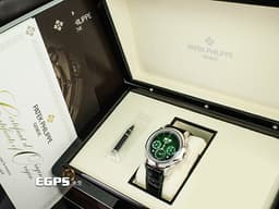 Patek philippe 百達翡麗 PP 5270P-014 鉑金材質 5270P Platium 萬年曆 月相顯示 計時功能 超複雜功能時計系列 <font color="#49ca41"> 漸層綠漆面盤 綠色縫線黑色皮錶帶 </font> <font color="#ff0000">2025年保單 新錶參考訂價:7,117,000元 </font> 手上鍊 41mm