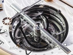 BREGUET 寶璣 Marine Tourbillon Equation Marchante 5887BR/12/9WV 18K玫瑰金材質 <font color="#05f0f0">鈦金屬框架</font><font color="#05f0f0">陀飛輪 萬年曆、時間等式、動力儲存顯示功能 手工雕刻圖案錶背</font> <font color="#FF0000">2025年保單 官方新錶訂價:8,123,000元</font> 自動上鍊 43.9mm