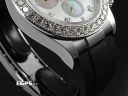 ROLEX 勞力士 Cosmograph Daytona 宇宙計時型 迪通拿 126589RBR 18K白金材質 <font color="#05f0f0">原廠鑲嵌36顆鑽石錶圈、8顆鑽石時標 鮮明對比黑、白兩色珍珠貝母面盤 </font><font color="#FF0000">2025年保卡 </font>賽車計時碼表 自動上鏈 40mm